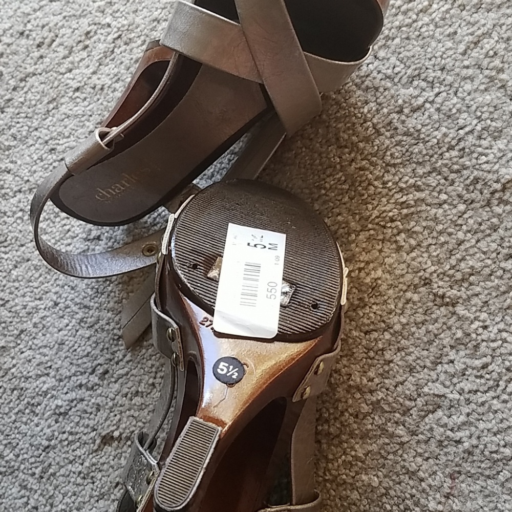 Shoes - Picture 4 of 4